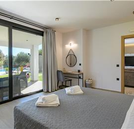 4 bedroom villa with pool, Chalikounas, sleeps 8